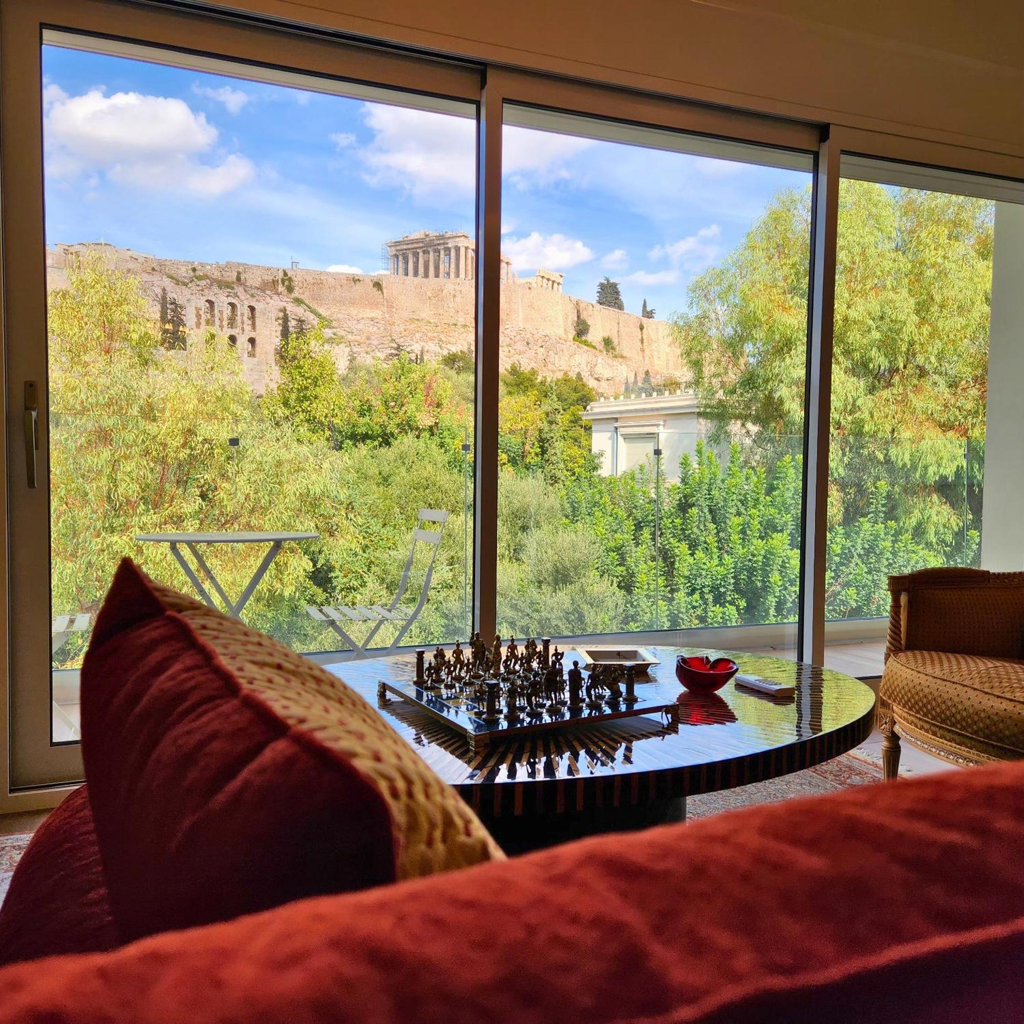 Acropolis Aura